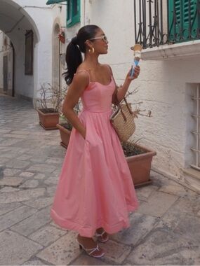 allena halter stretch cotton midi dress Clothing: Midi Dresses : 'Allena' Yellow Rose Stretch Cotton Halter Midi Sundress